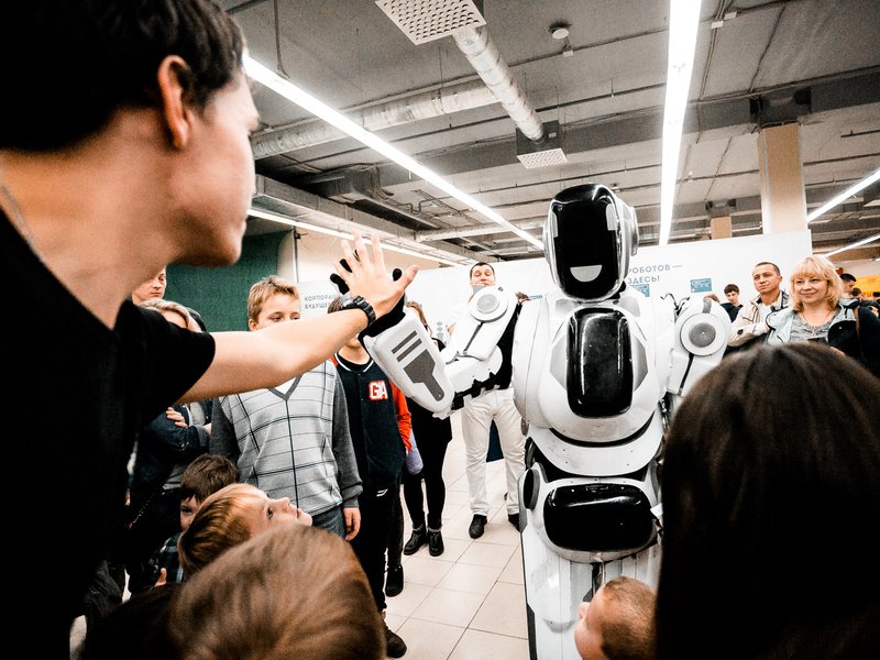 Выставка роботов в Астане: управляй нейрогаджетами и болтай с «гуманоидами»